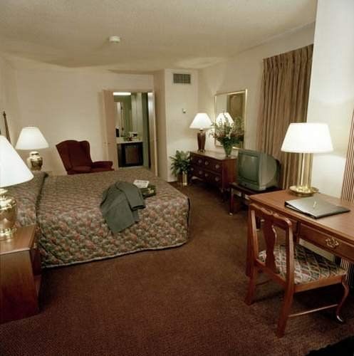 نوركروس Congress Hotel & Suites الغرفة الصورة